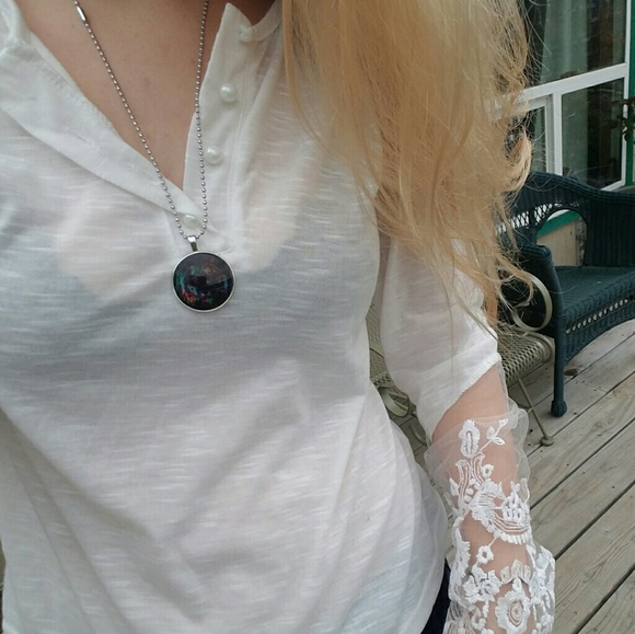 Elegant White Lace Top - Picture 6 of 8